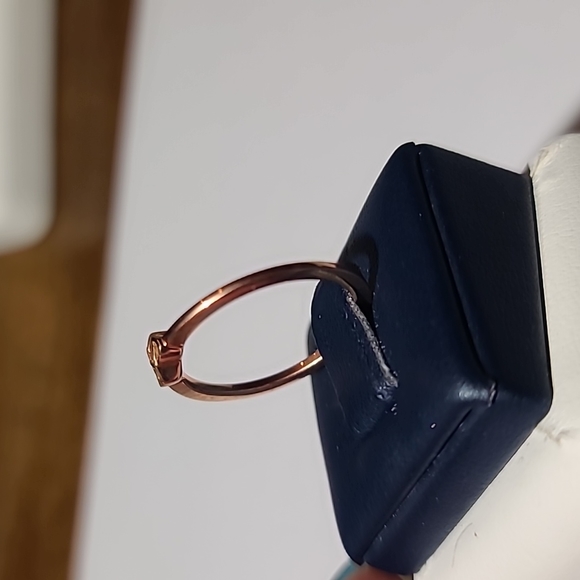 14KT rose gold ring - Picture 5 of 9